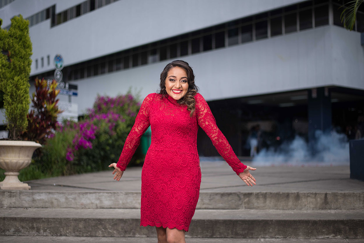 graduacion en universidad san carlos